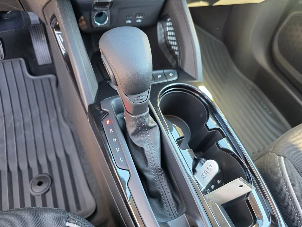New 2026 Mosaic Black Metallic Chevrolet LT image 12
