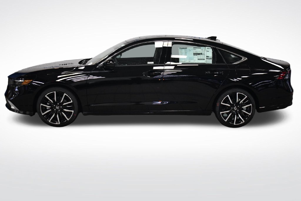 New 2026 Crystal Black Pearl Honda Touring image 4