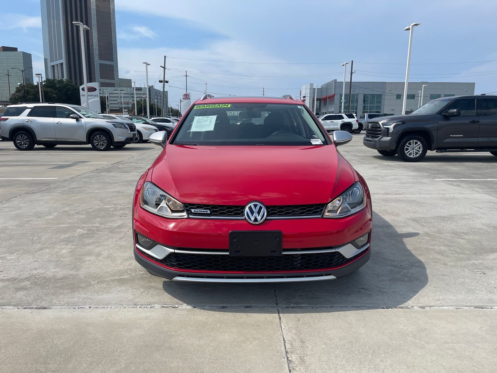 Used 2017 Red Volkswagen TSI SEL image 9