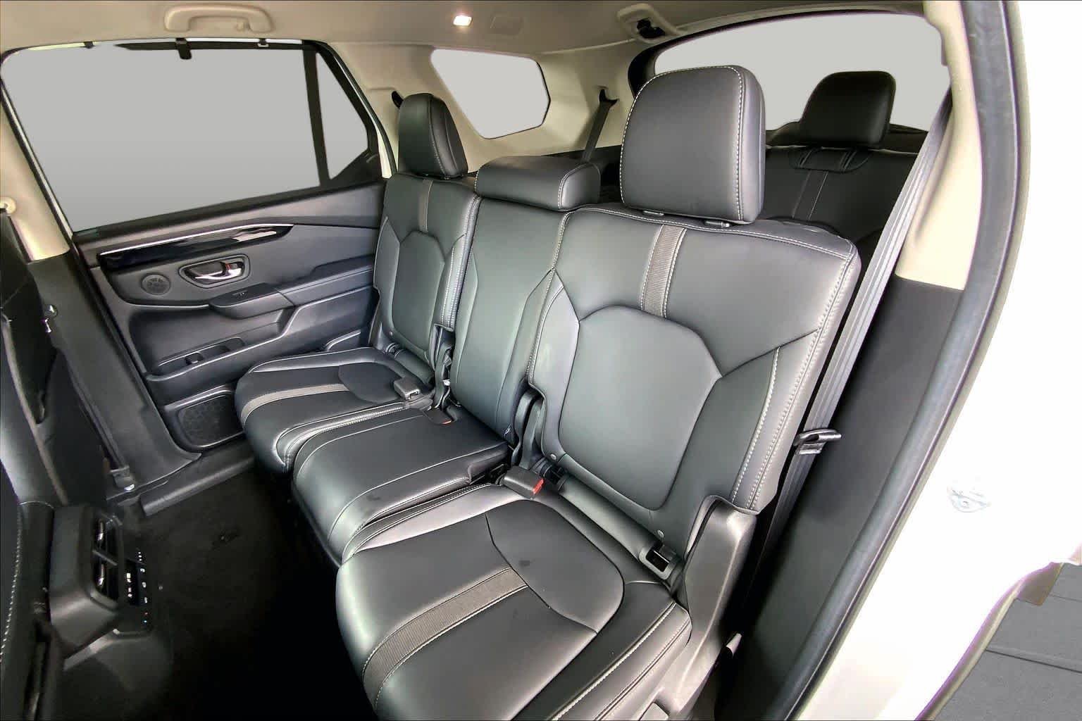 Used 2025 Platinum White Pearl Honda EX-L image 21