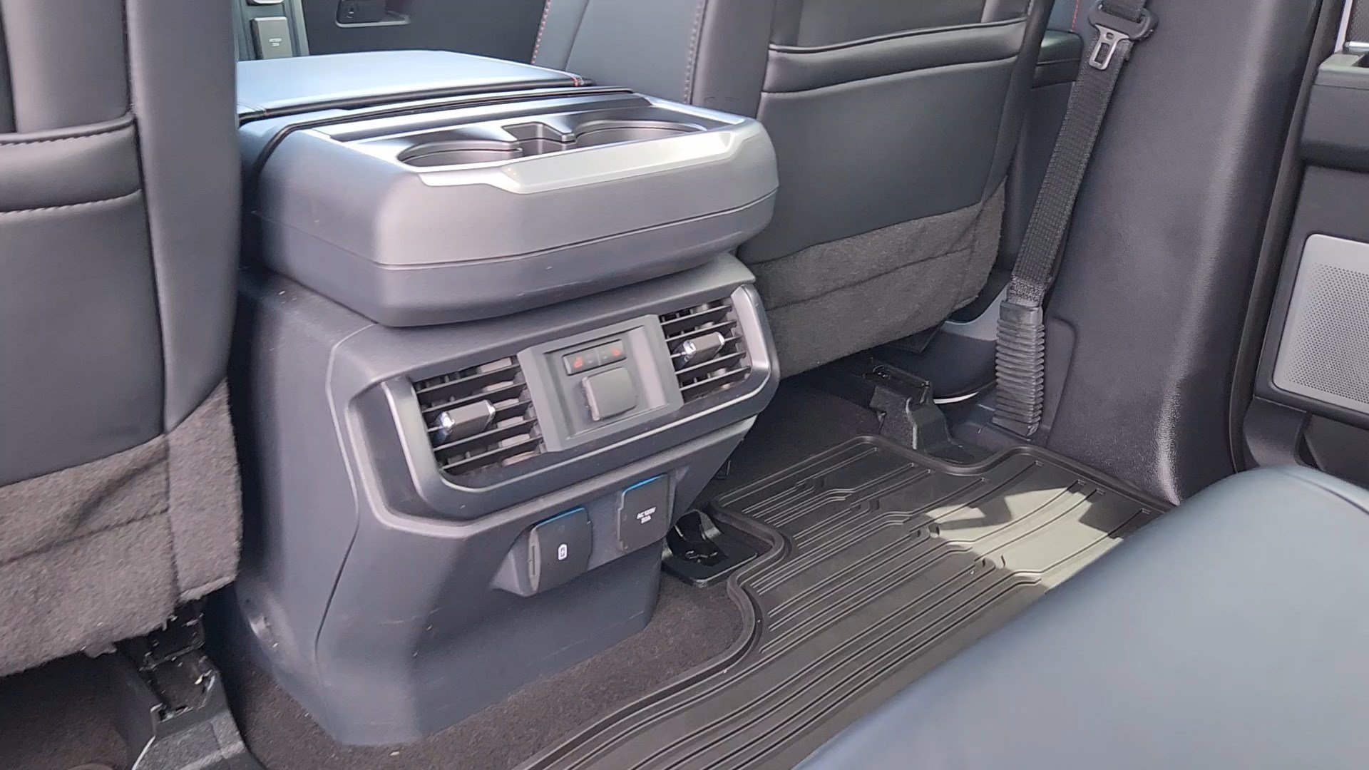 2024 Ford F-150 Raptor - Photo 18