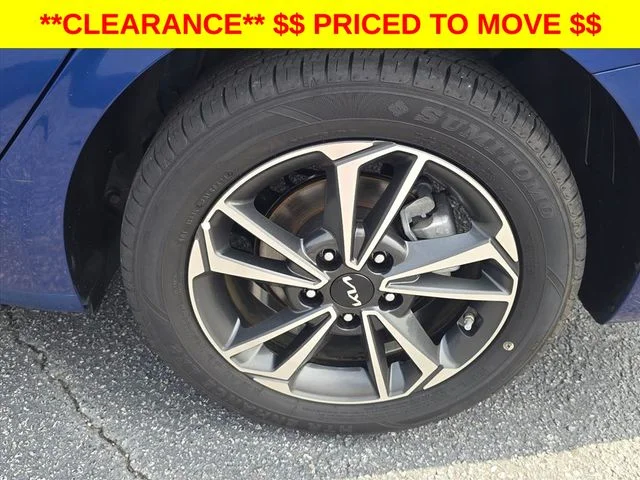 Used 2024 Blue Kia LXS image 33