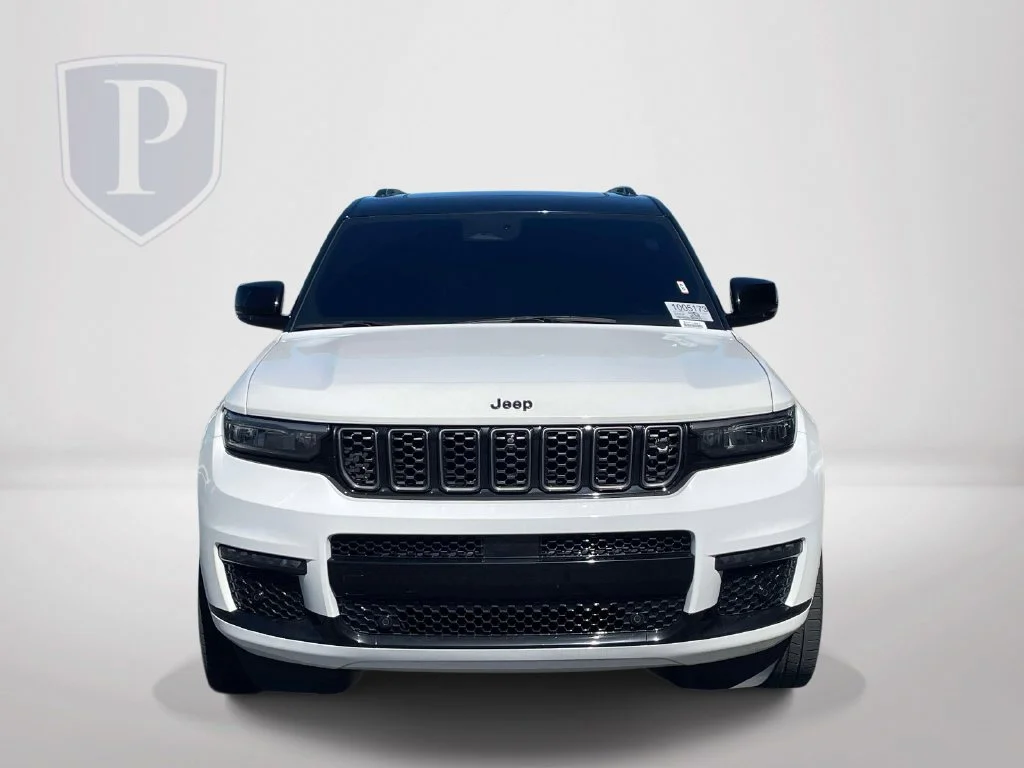 Used 2023 White Jeep Summit image 3