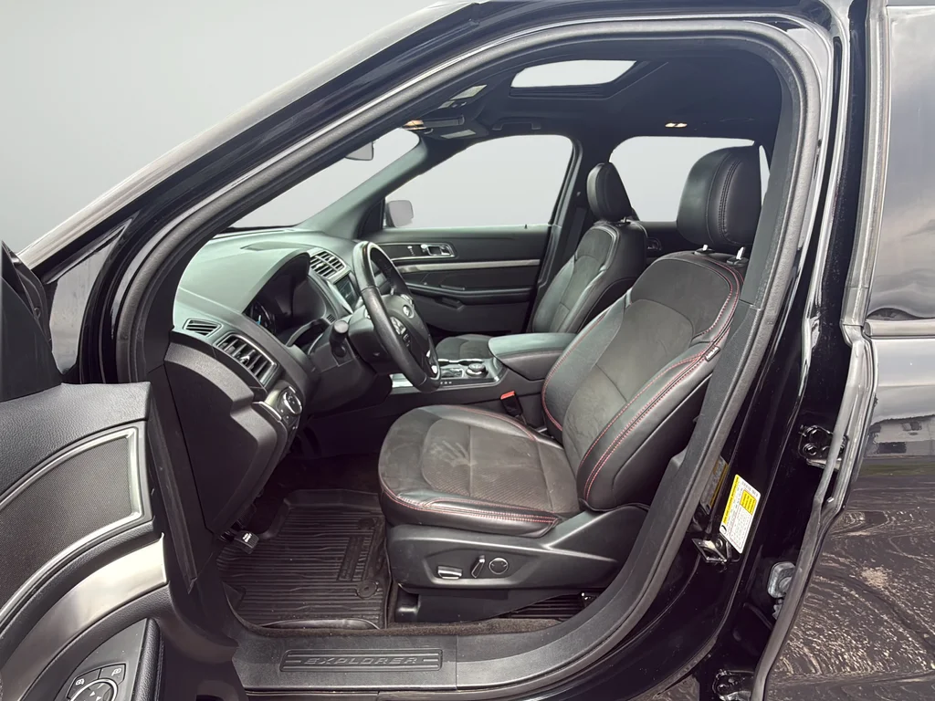 Used 2018 Black Ford XLT image 10