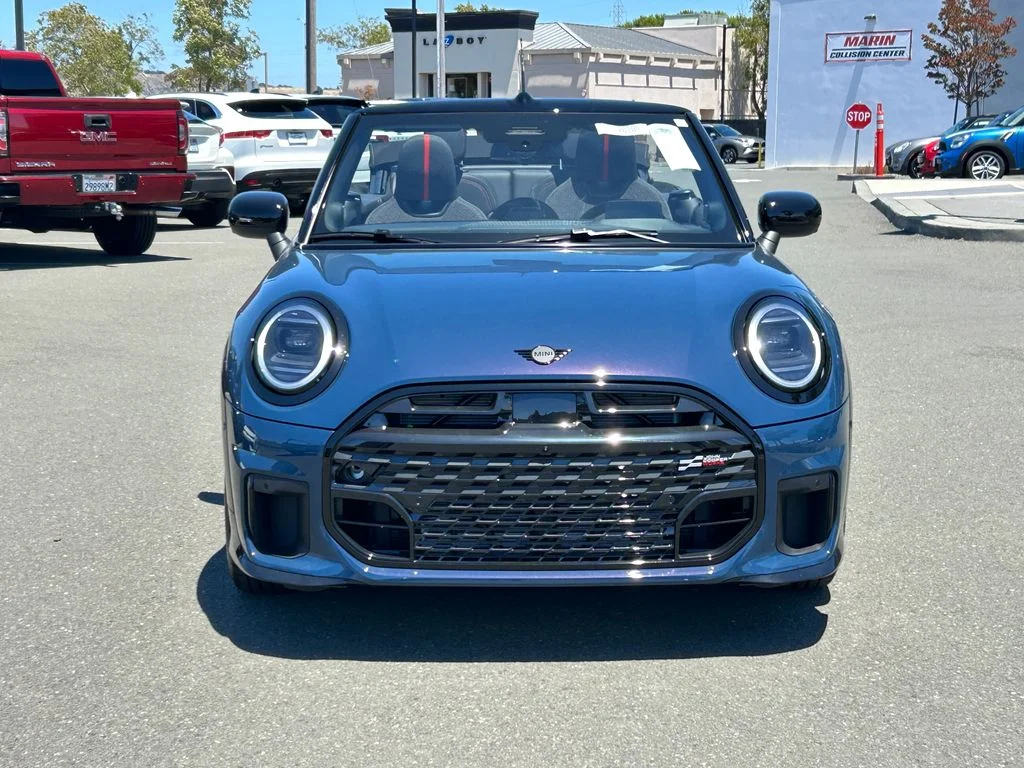 New 2026 Indigo Sunset Blue Metallic MINI Iconic image 8