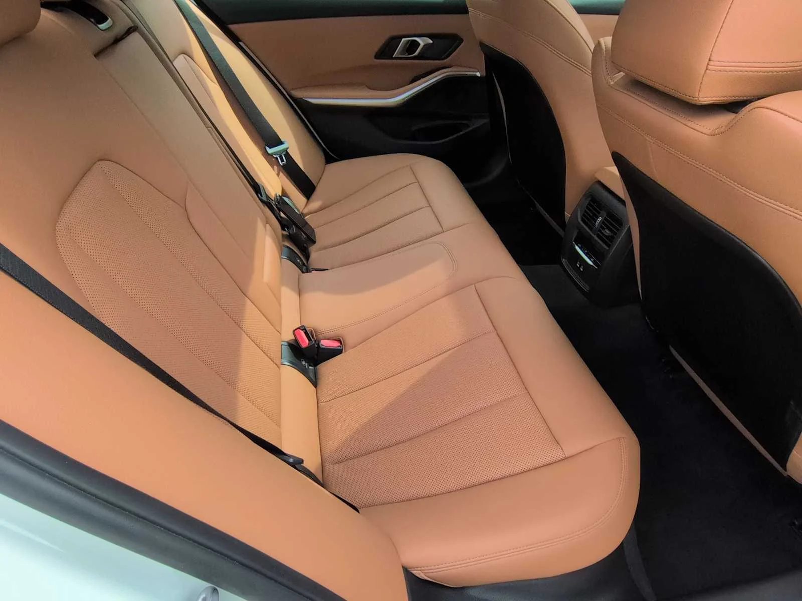 New 2025 Alpine White BMW 330i xDrive image 20