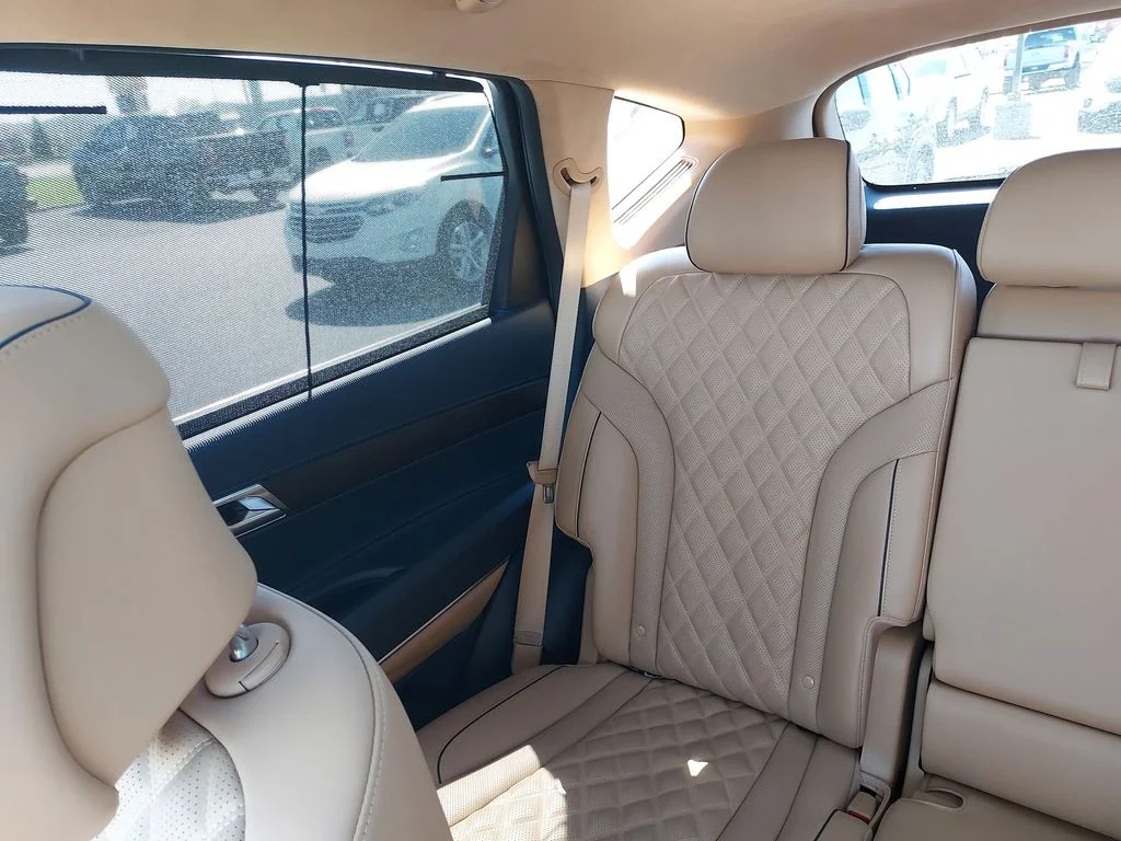 Used 2023 White Genesis 3.5T image 12