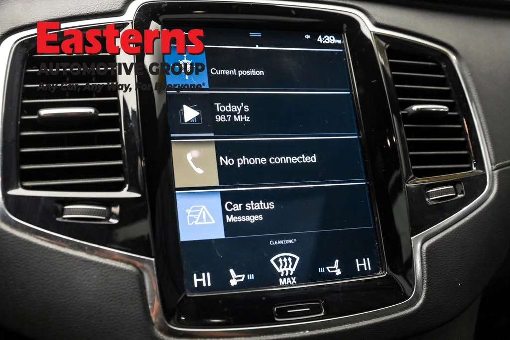 Used 2022 White Volvo T6 Inscription image 18