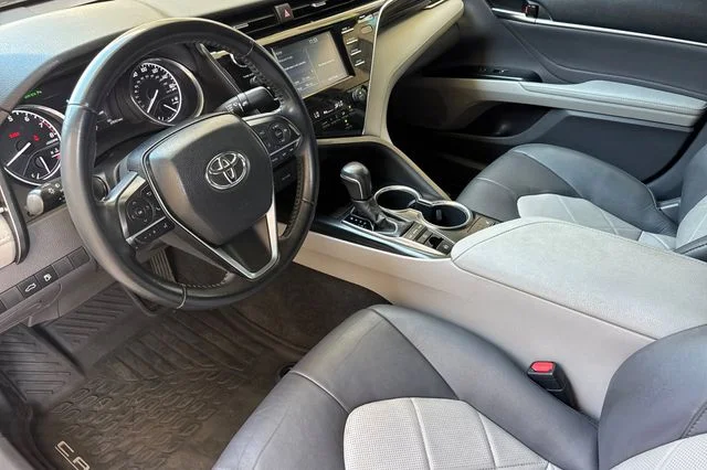 Used 2018 Brown Toyota XLE image 10