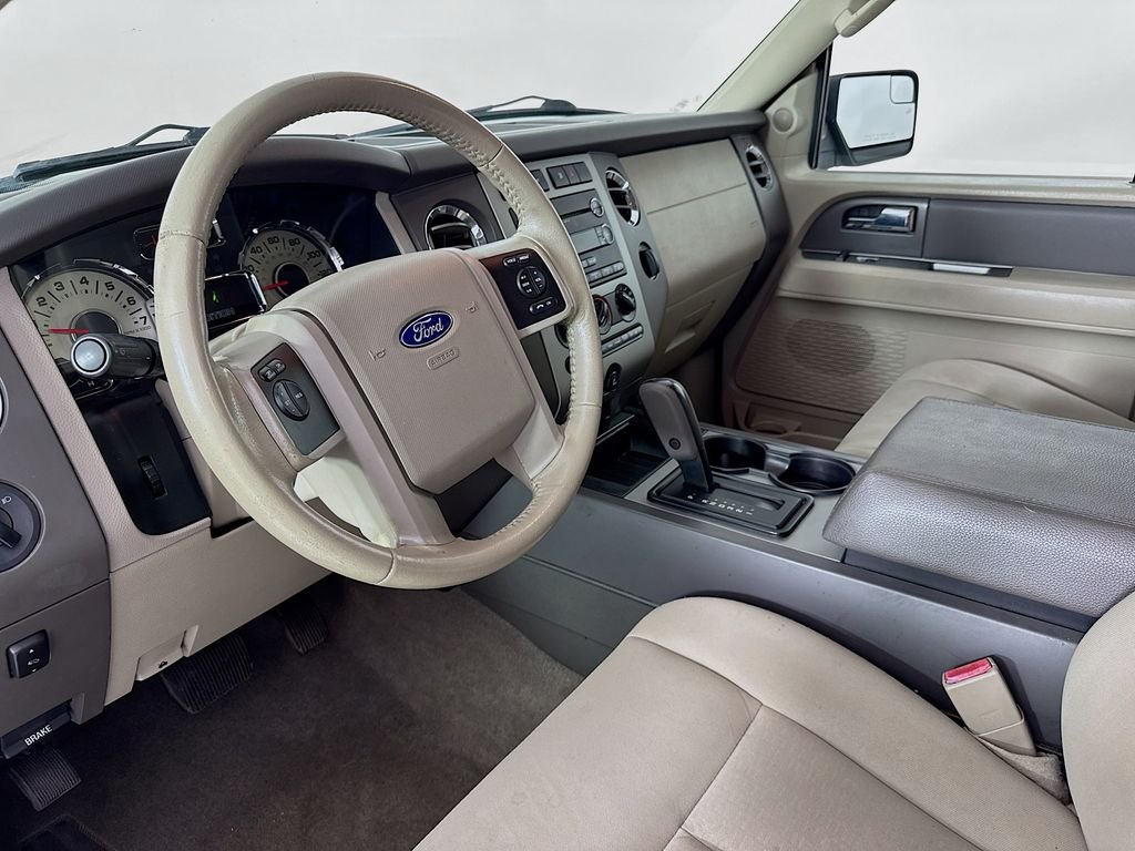 Used 2013 Ingot Silver Ford XLT image 10