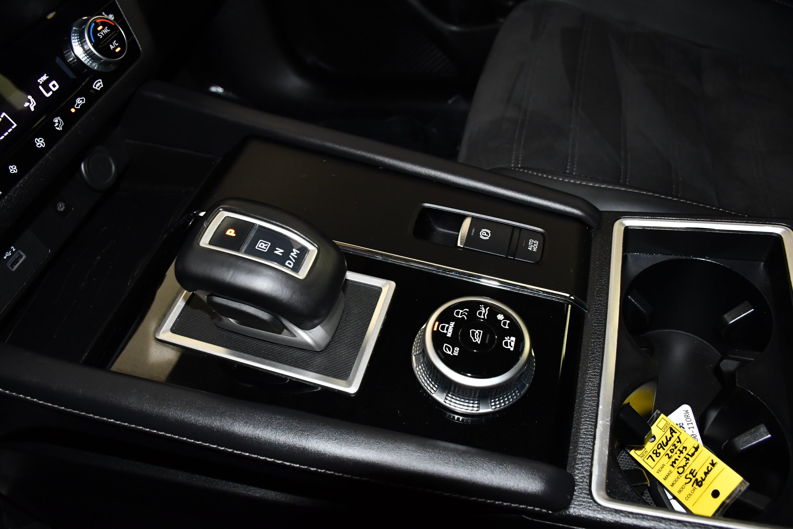 Certified Used 2024 Black Diamond Mitsubishi SE image 30