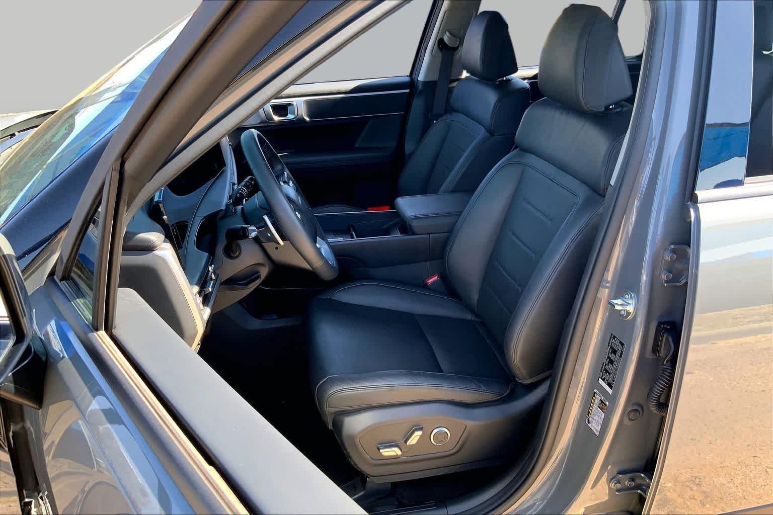 Used 2025 Hampton Gray Hyundai Limited image 8