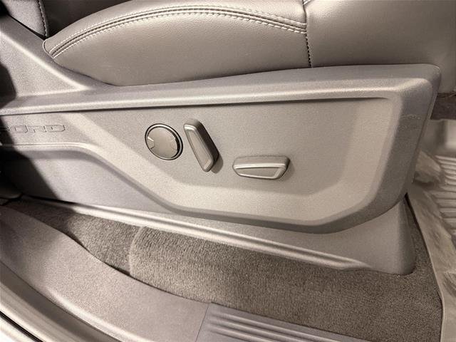 New 2026 Glacier Gray Metallic Tri-Coat Ford Platinum® image 69