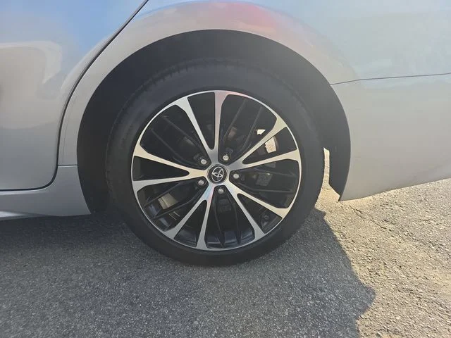 Used 2019 Silver Toyota SE image 31