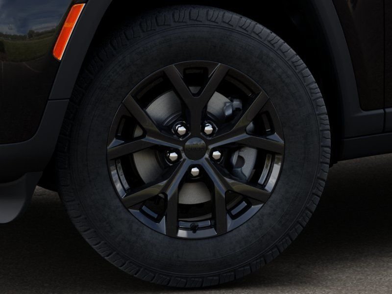 New 2026 Diamond Black Crystal Pearl-Coat Exterior Paint Jeep Altitude image 8