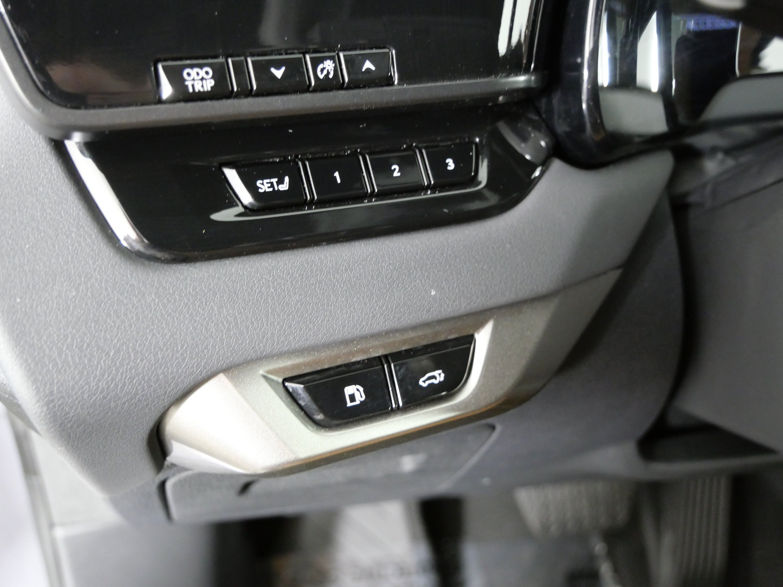 Used 2023 NEBULA GRAY PEARL Lexus RX 350 Premium image 25