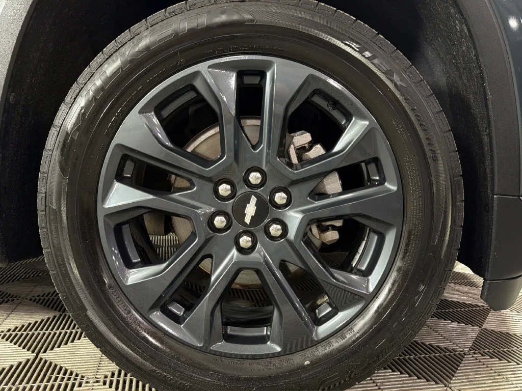 Used 2020 GRAPHITE METALLIC Chevrolet RS image 39