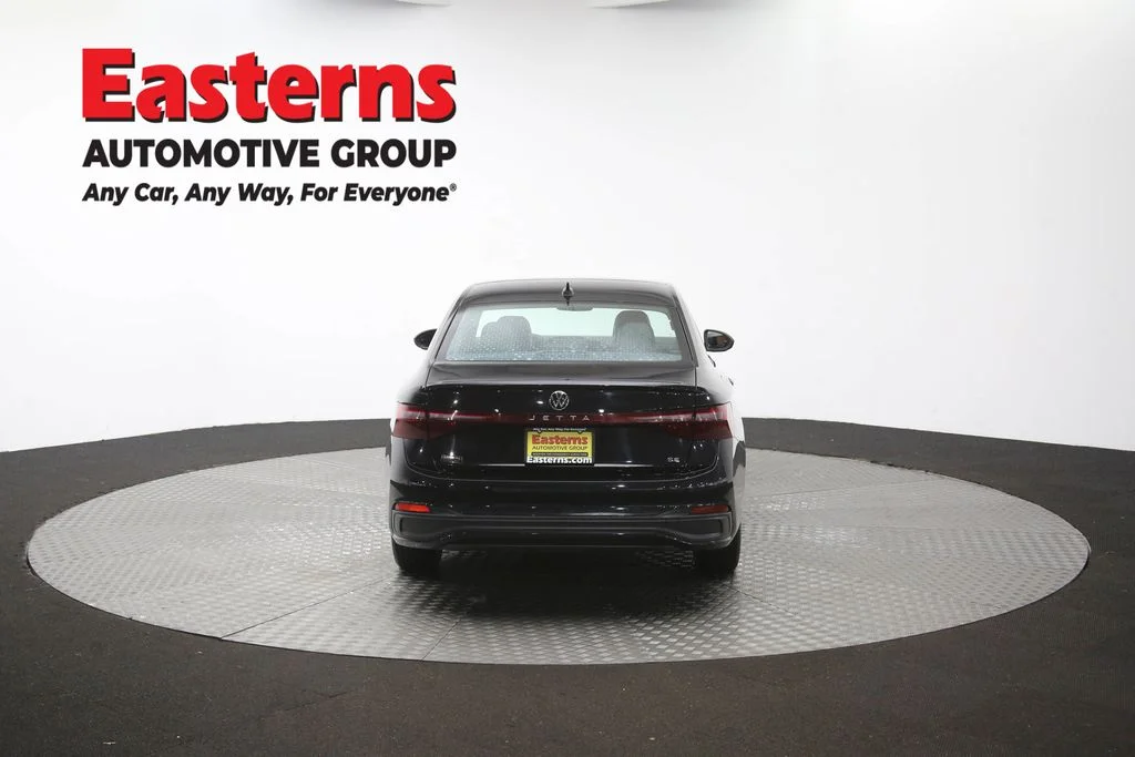 Used 2025 Black Volkswagen 1.5T SE image 37