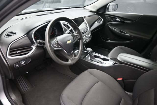 Used 2024 Gray Chevrolet LT image 18