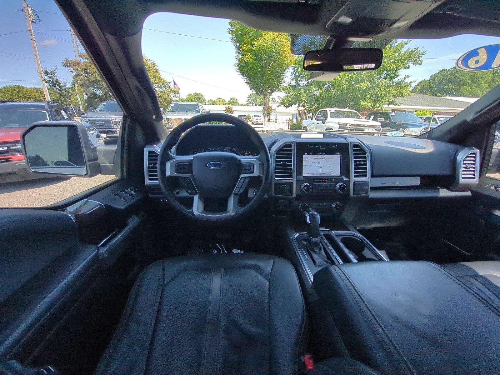 Used 2016 White Platinum Metallic Tri-Coat Ford Platinum image 34