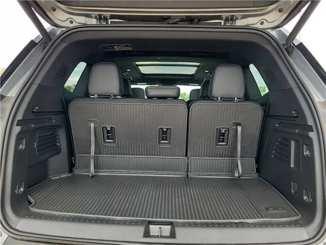New 2026 Sterling Metallic GMC AT4 image 10