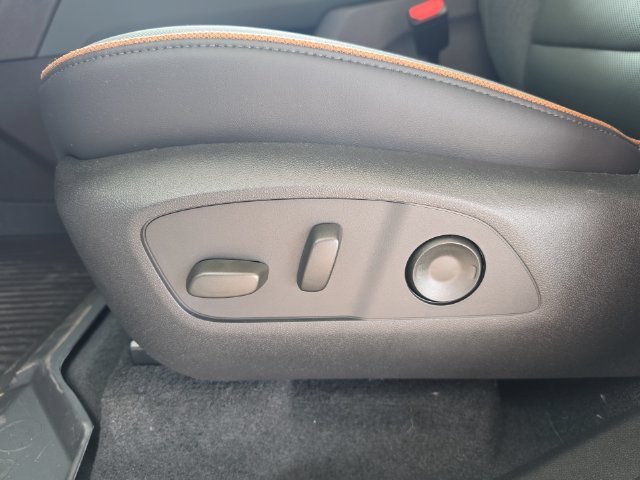 2026 GMC Acadia AT4 - Photo 25