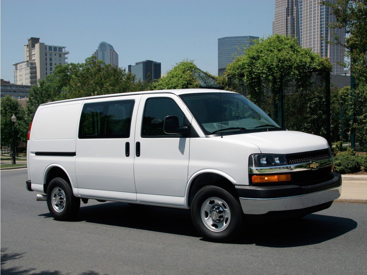 2010 Chevrolet Express 3500 LS Extended's photo