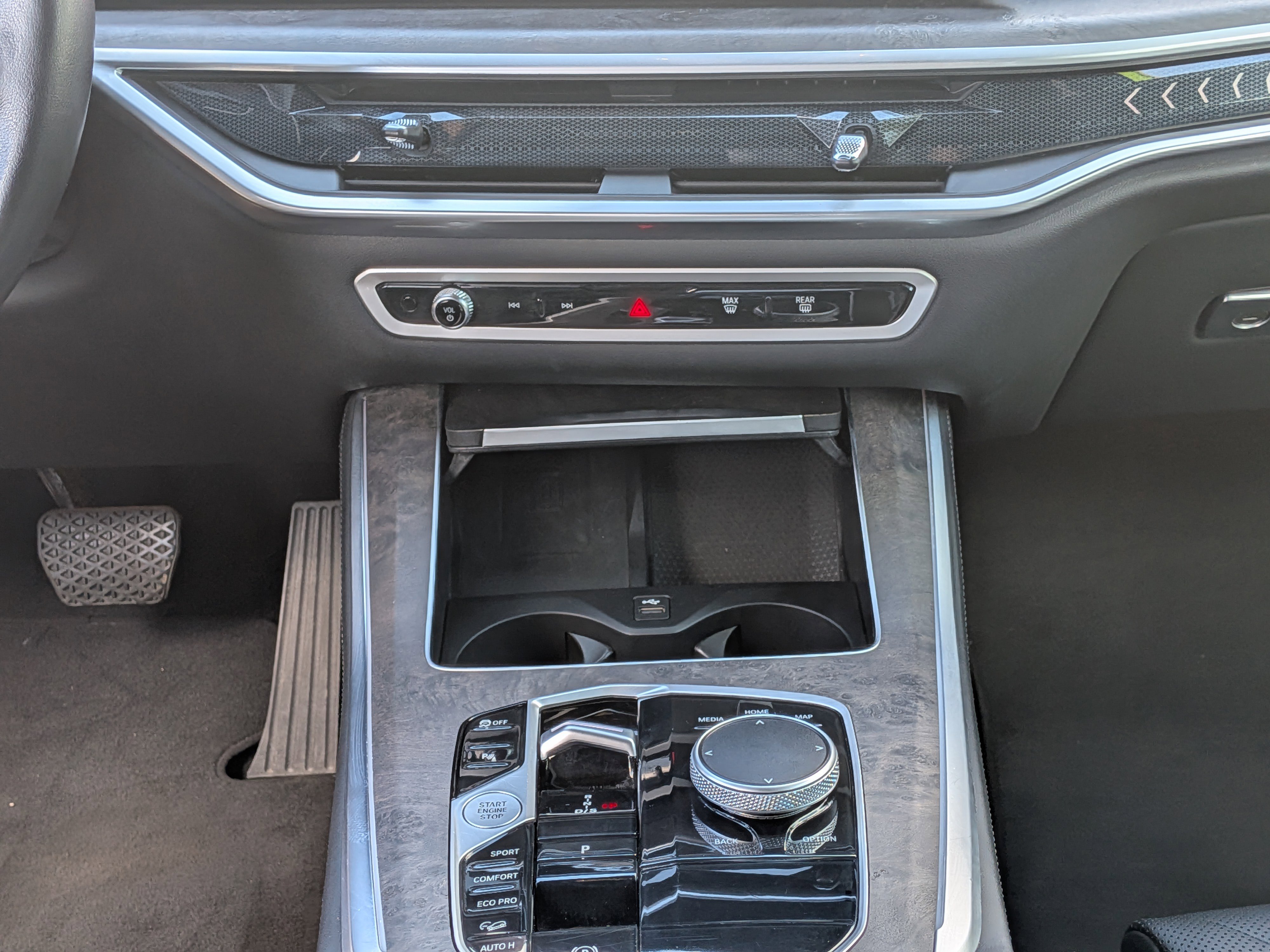 Used 2024 Skyscraper Gray Metallic BMW xDrive40i image 22