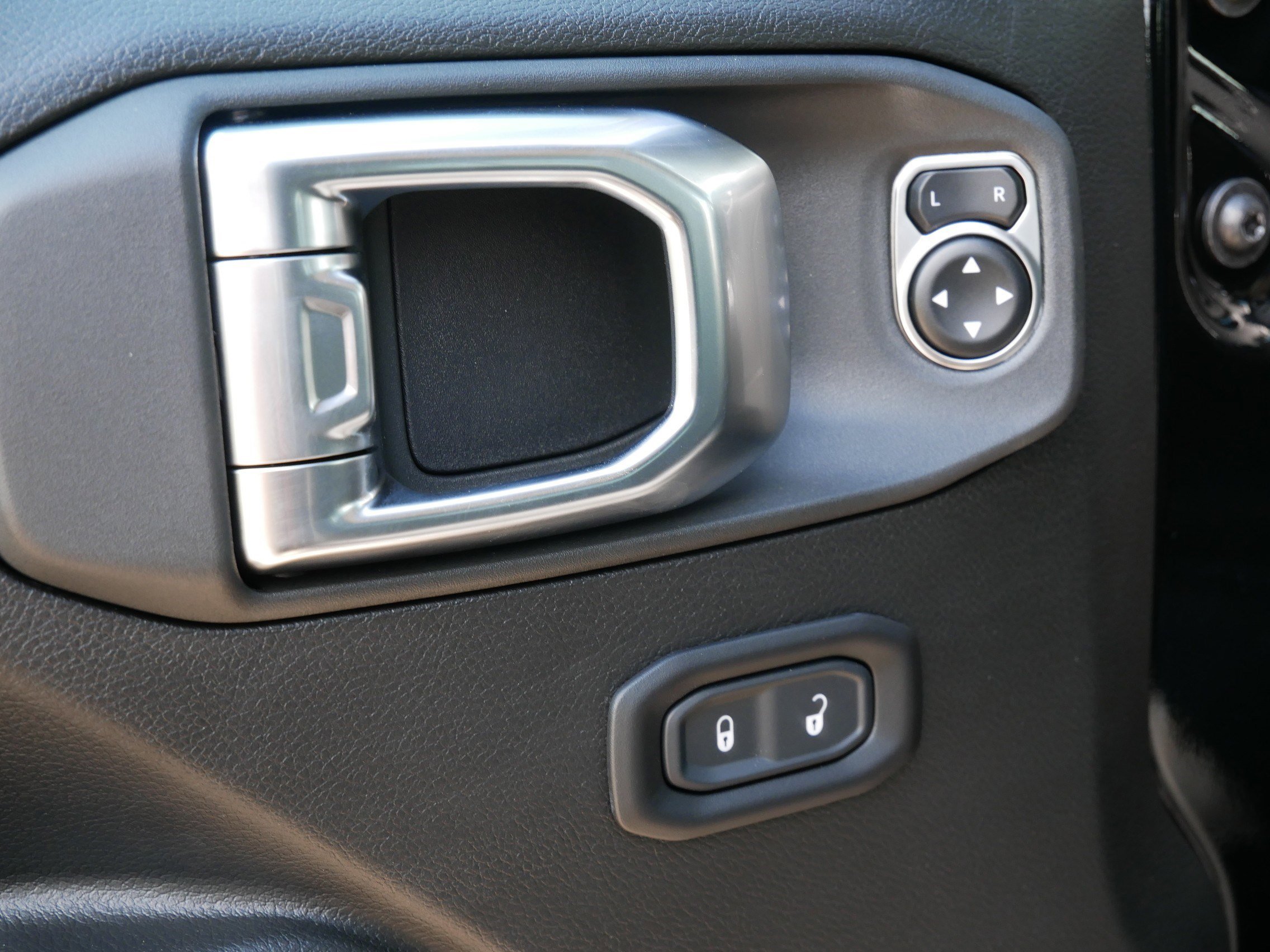 2025 Jeep Wrangler 4-Door Sport S - Photo 11