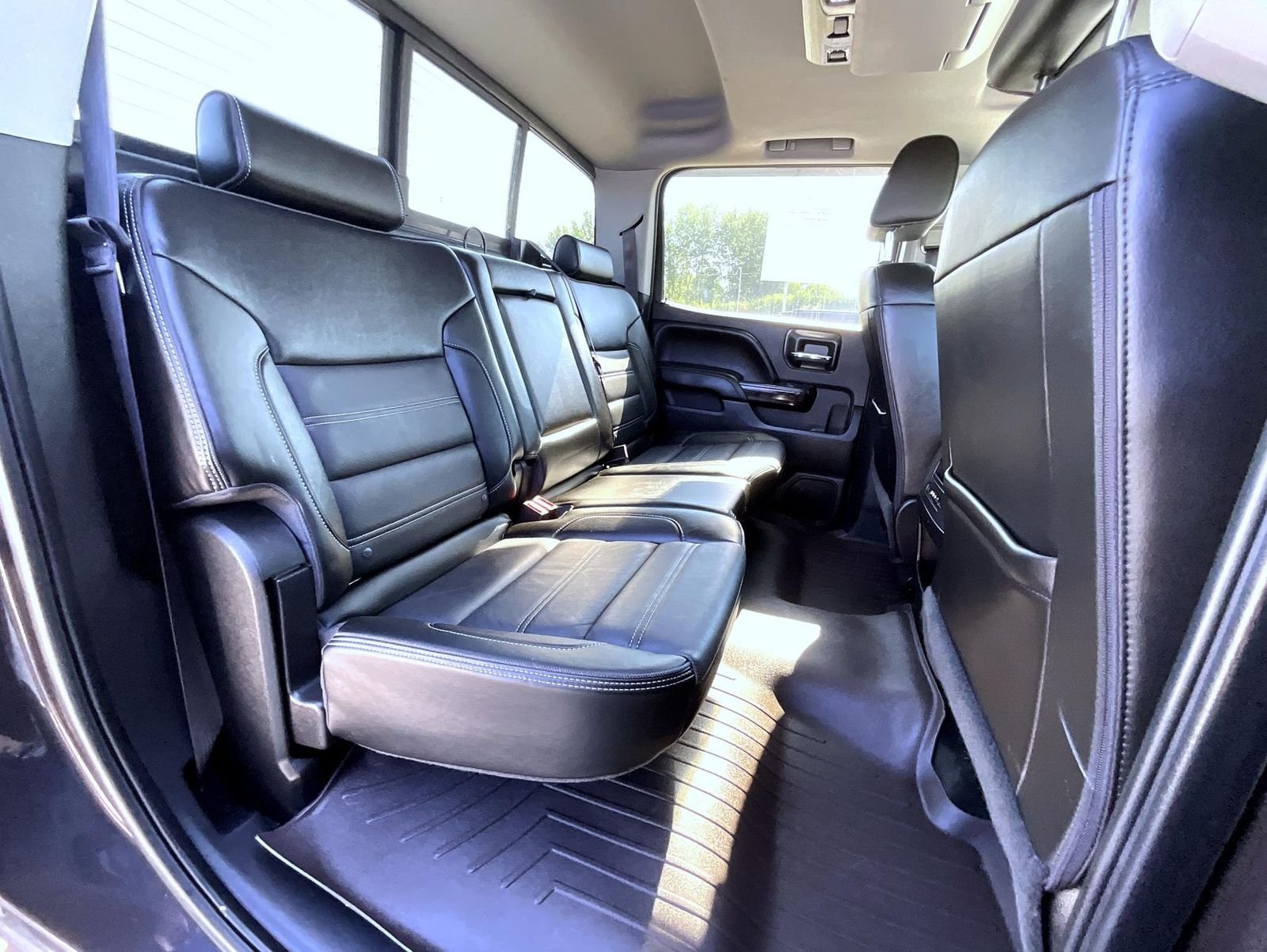 Used 2016 Gray GMC Denali image 19