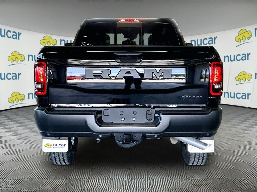 New 2026 Diamond Black Crystal Pearl-Coat Exterior Paint RAM Tradesman image 6
