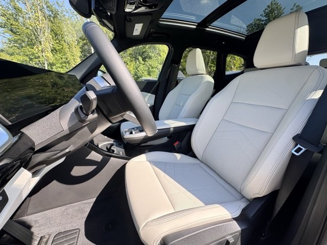 Used 2026 Black Sapphire Metallic BMW xDrive28i image 16
