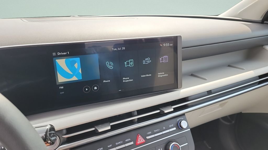 Certified Used 2025 Gray Hyundai SE image 21