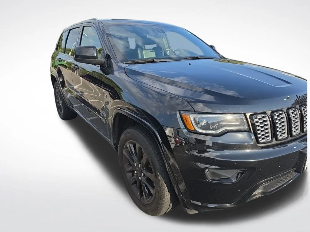 Used 2022 Black Jeep Laredo X image 2