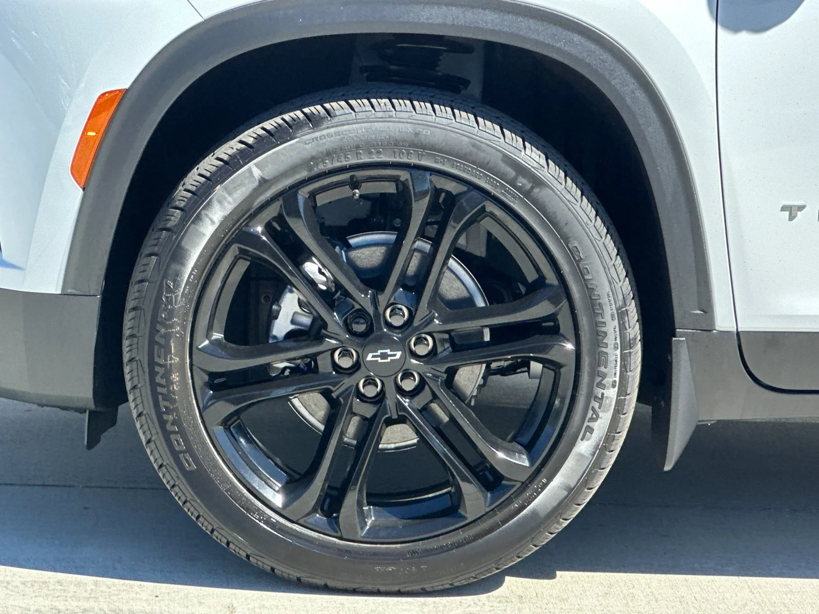 New 2027 Summit White Chevrolet LT image 27