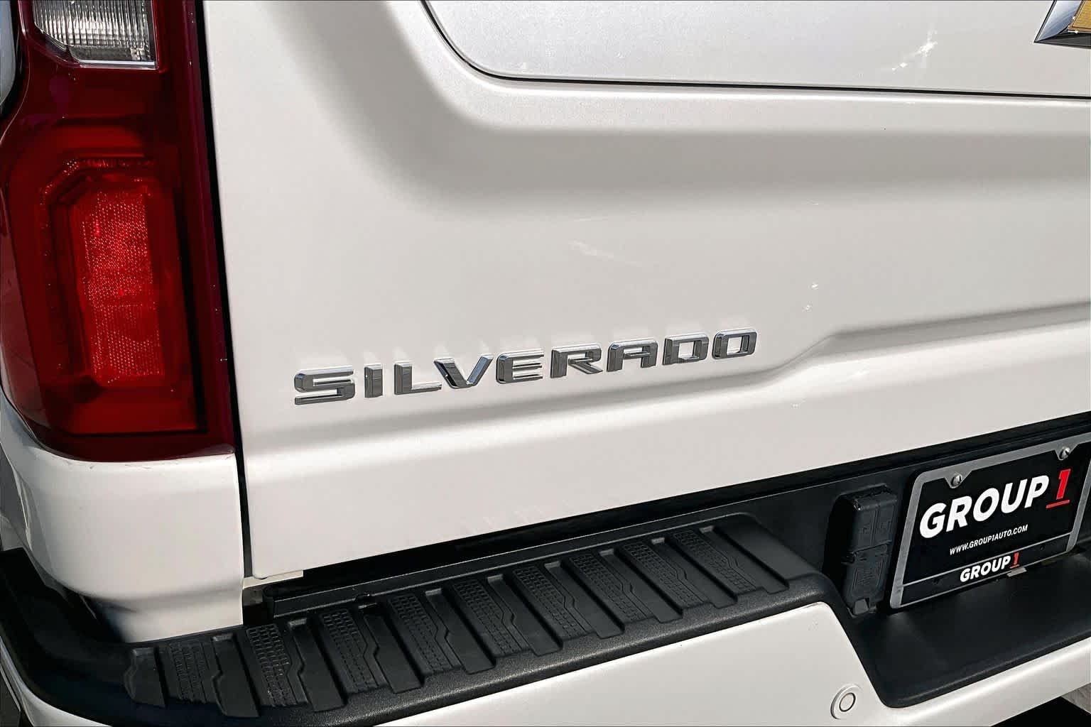Used 2023 Iridescent Pearl Tricoat Chevrolet High Country image 28