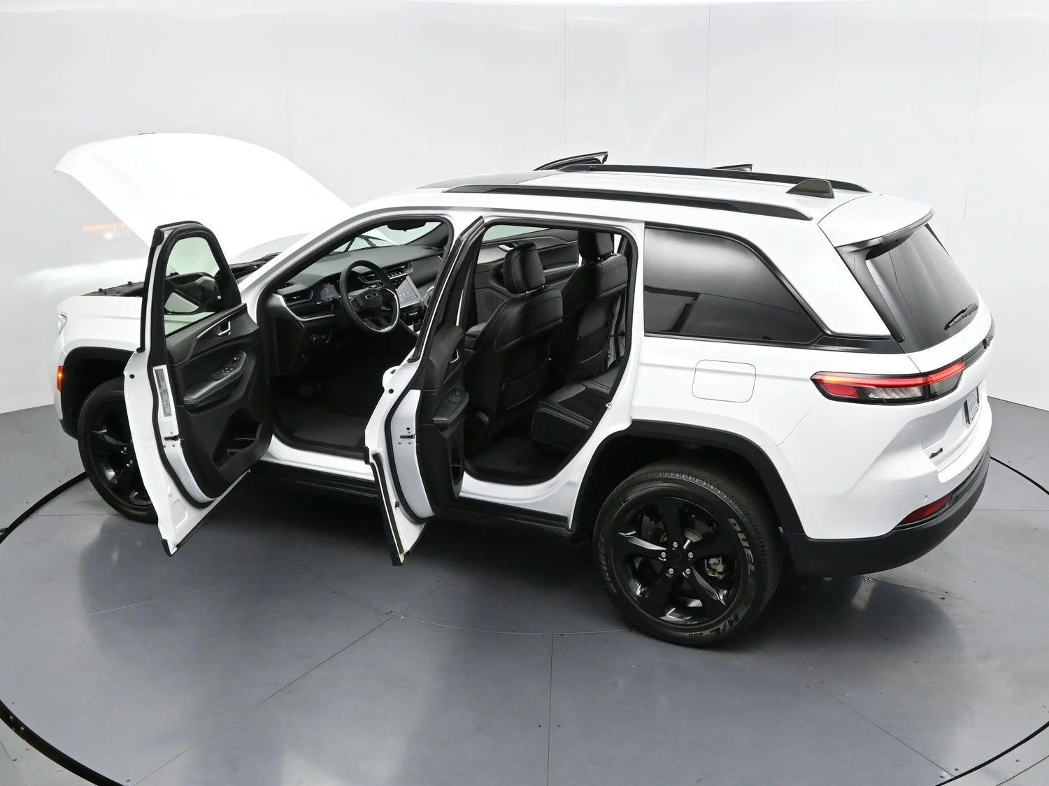 Used 2023 White Jeep Altitude image 36