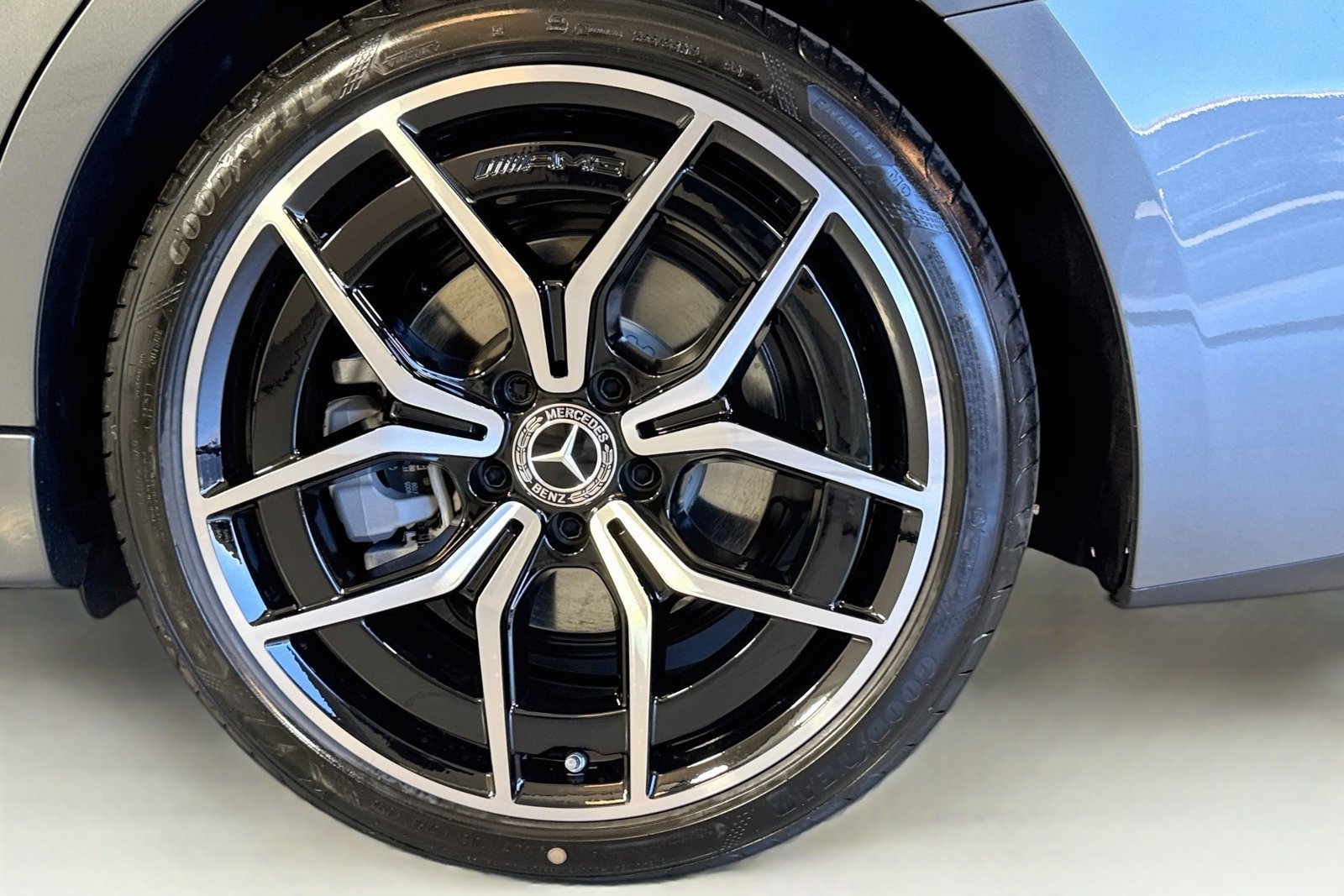New 2026 Selenite Grey Metallic Mercedes-Benz C 300 image 29