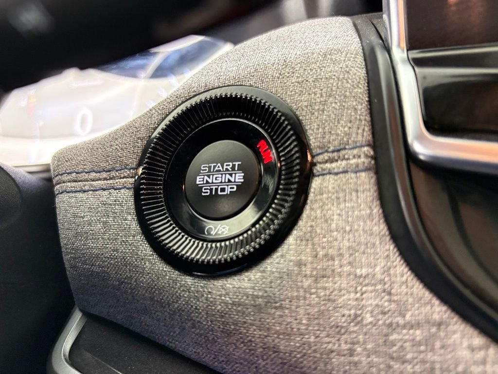 Used 2024 White Jeep Latitude image 21