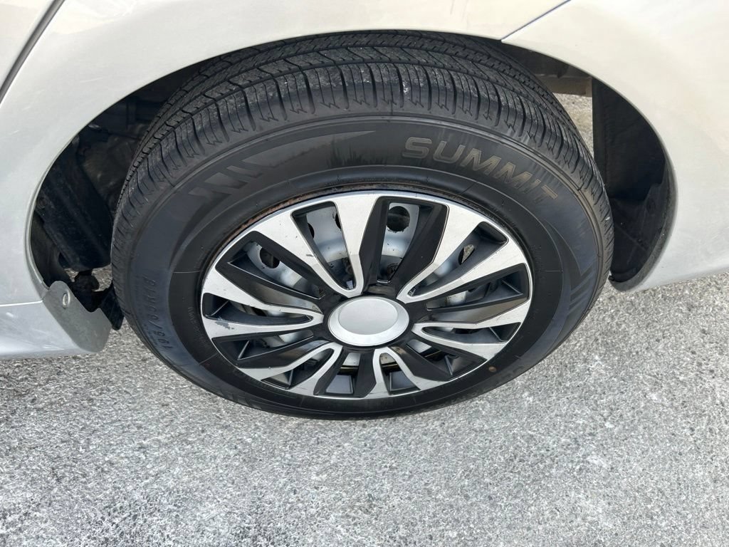 Used 2013 Classic Silver Metallic Toyota L image 11