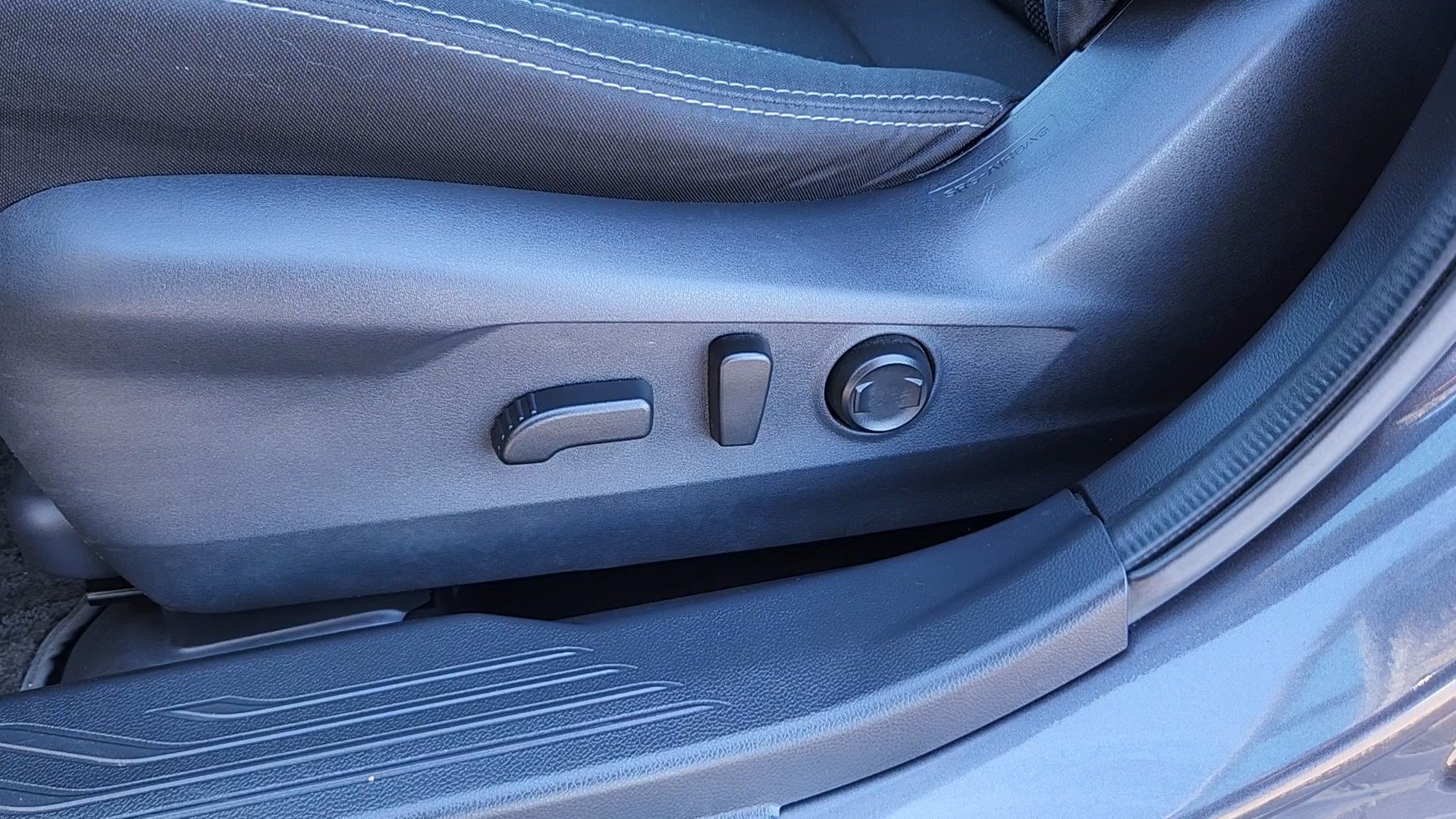 Used 2025 Magnetite Gray Metallic Subaru Premium image 9