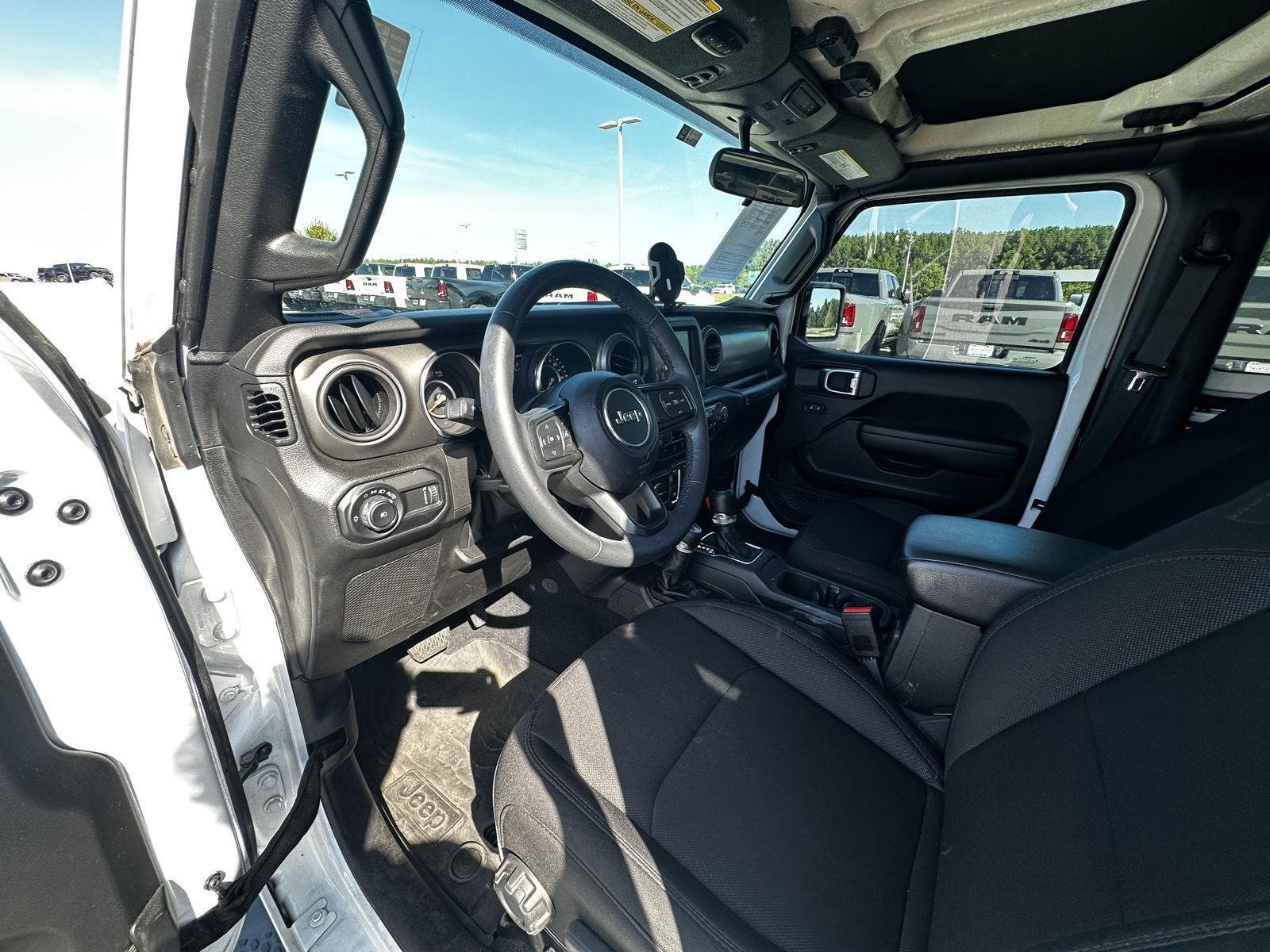 Used 2023 Bright White Clearcoat Jeep Sport S image 3