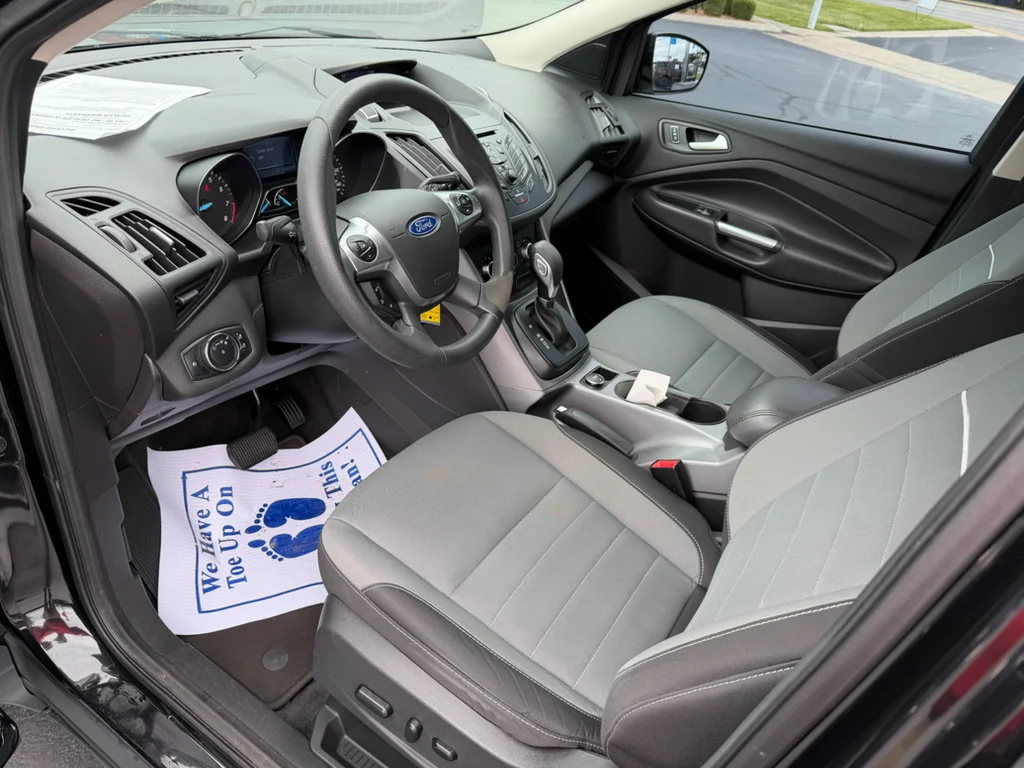 Used 2015 White Ford SE image 3