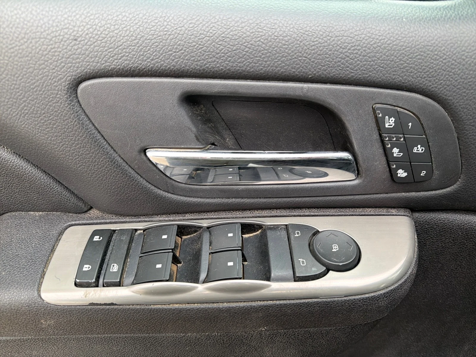Used 2014 Summit White Chevrolet LTZ image 23