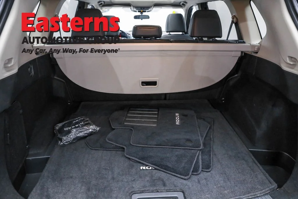 Used 2022 Black Nissan SV image 9