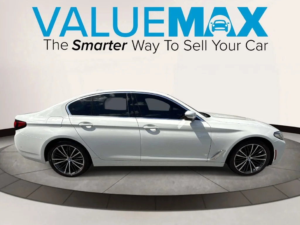 Used 2021 White BMW 530i image 2
