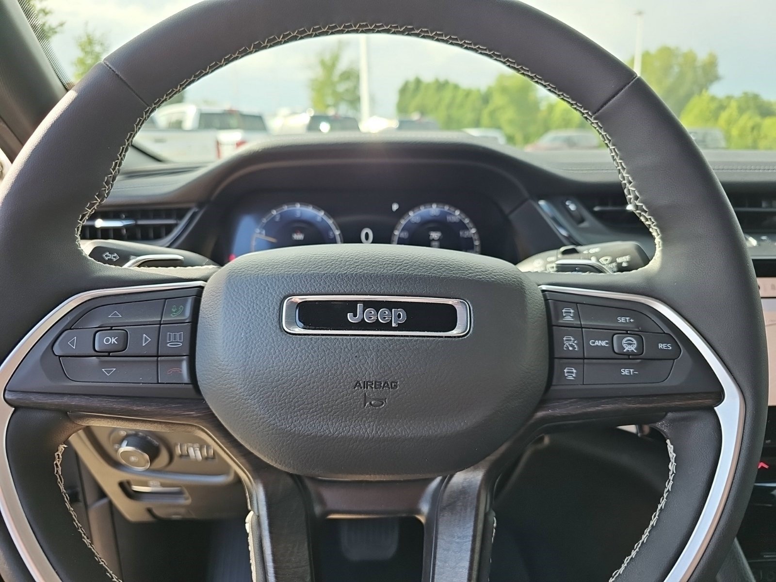 New 2026 Baltic Gray Metallic Clearcoat Jeep Limited image 19