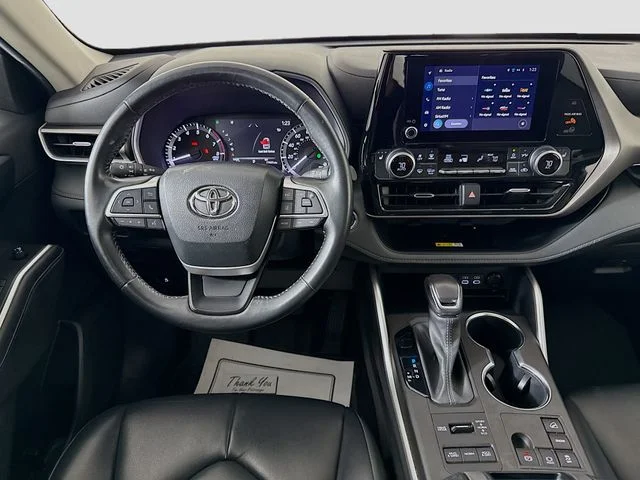 Used 2023 Green Toyota XLE image 22