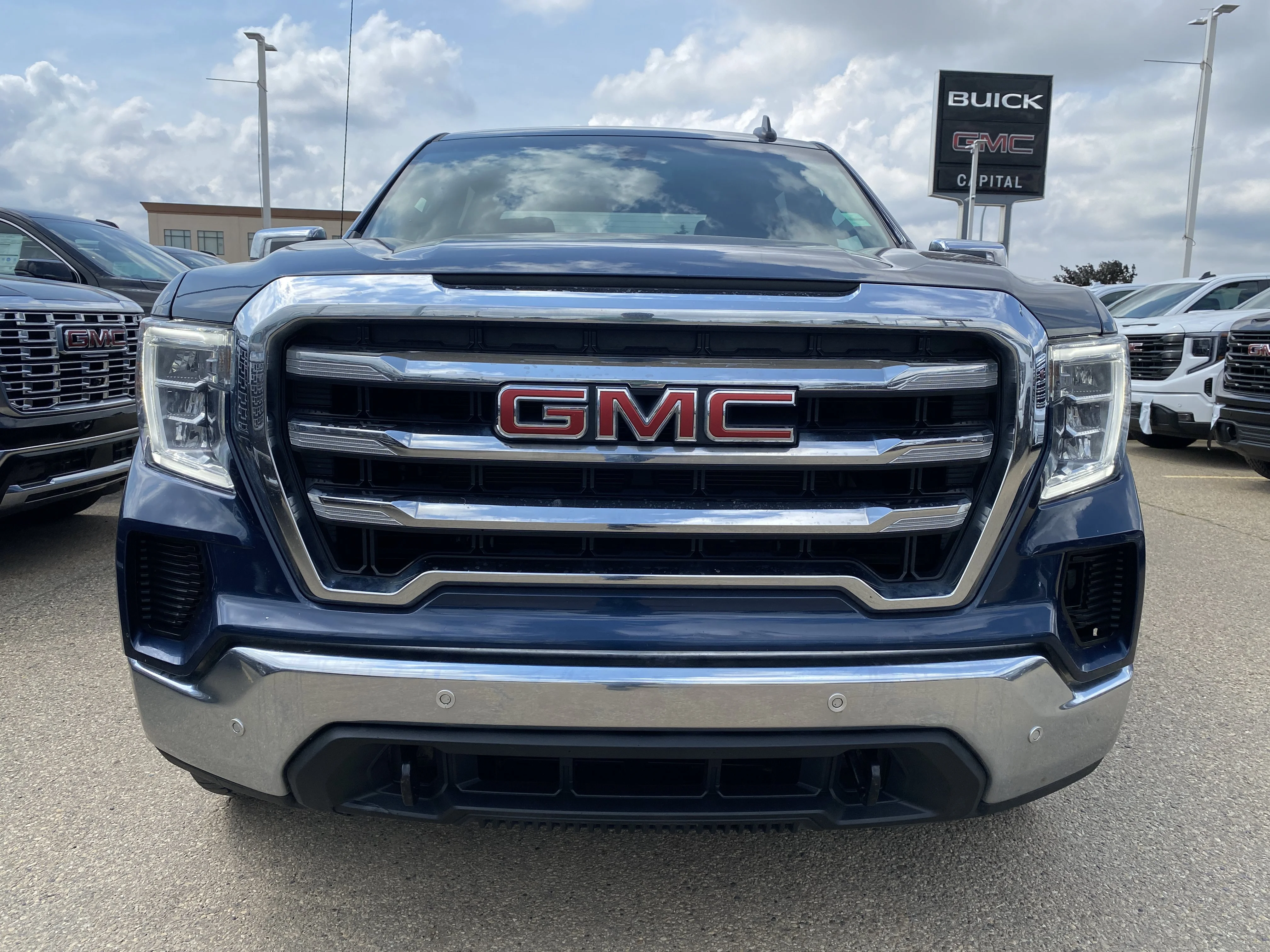Used 2022 Blue GMC Crew Cab SLE image 7
