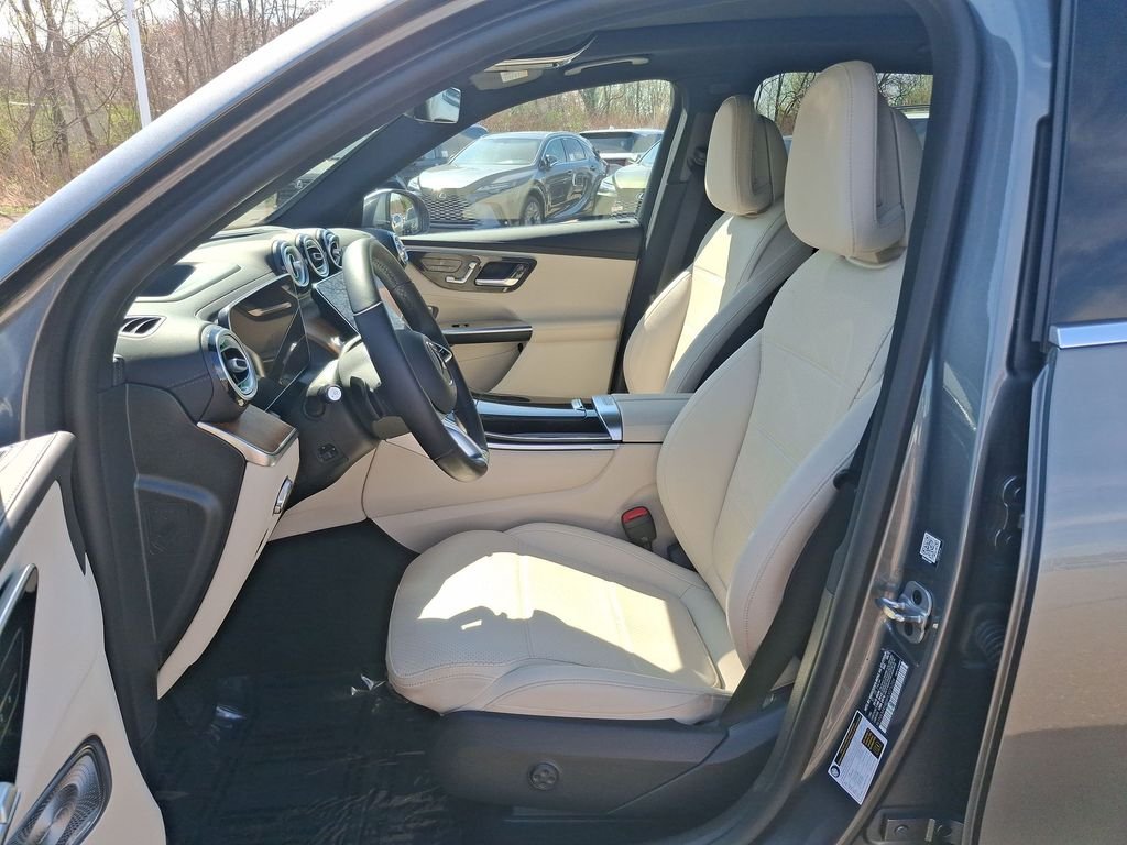2023 Mercedes-Benz GLC GLC 300 - Photo 13